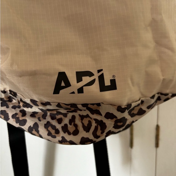 APL Cheetah Print backpack - Picture 3 of 3